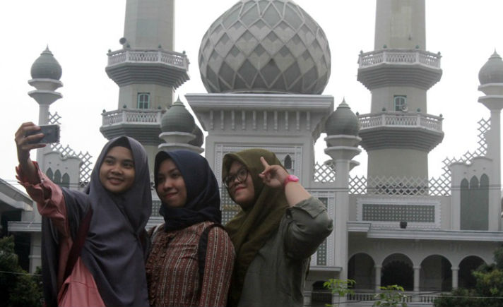 Ngabuburit di Masjid