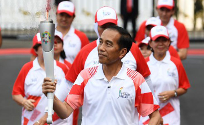 Presiden Terima Obor Asian Games XVIII