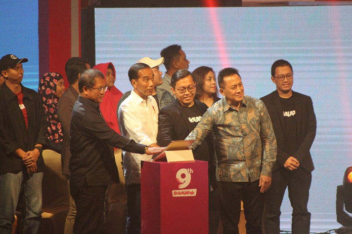Jokowi Buka;lapak