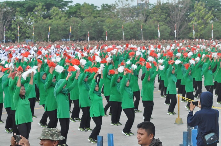 Tarian Gemu Famire Pecahkan Rekor MURI