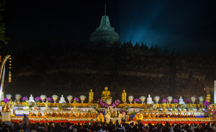 Video: Detik-detik Perayaan Waisak di Borobudur