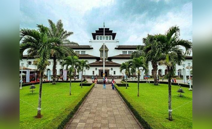 Ikon Kota Bandung, Gedung Sate
