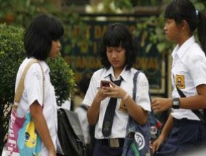 Di Mataram, Siswa SMP Diperbolehkan Bawa HP