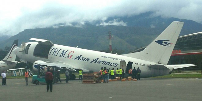 Boeing 737-301 TRI-MG Asia Airlines