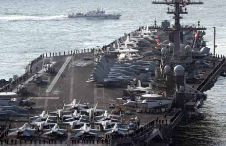 Kapal induk USS Carl Vinson