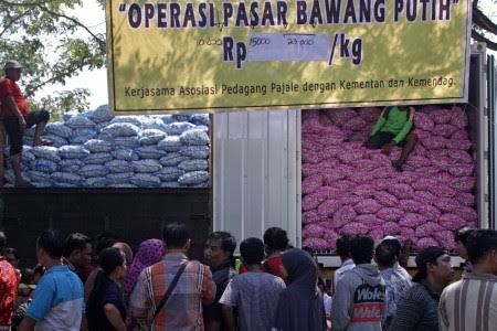 Mentan Cabut Izin Spekulan Bawang Putih