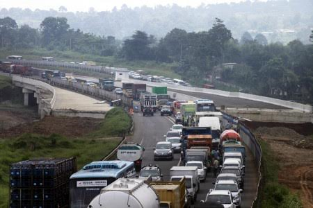 Ganjar Optimis Tol Batang-Semarang Operasional H-10 Lebaran