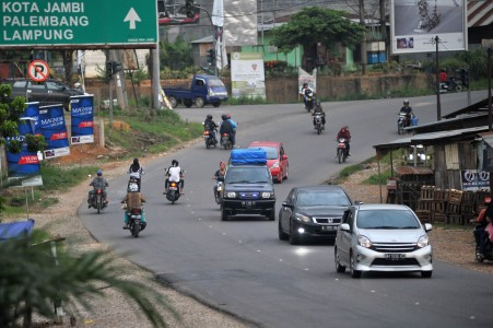 Berita jalan-lintas-sumatera-1