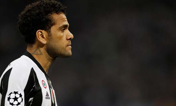 Dani Alves tinggalkan Juve