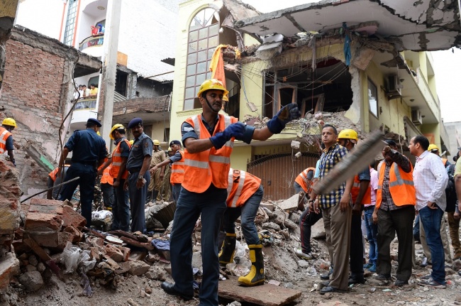 Gedung Berusia 40 Tahun di India Roboh, 17 Orang Tewas