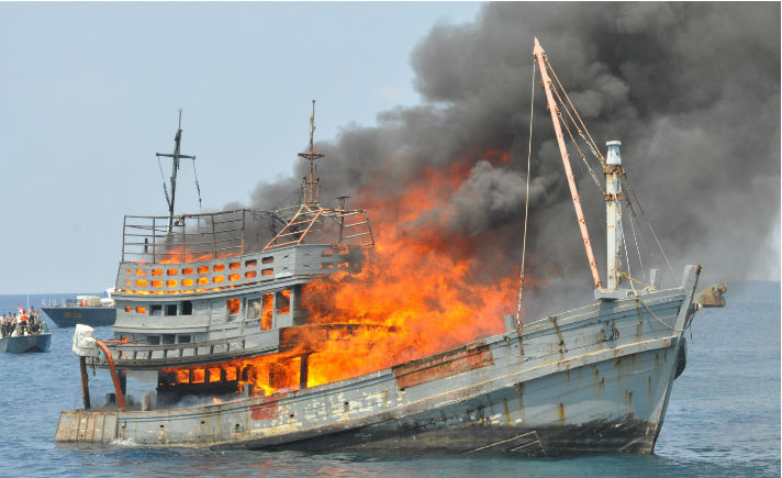 Ilustrasi Pembakaran Kapal Nelayan.