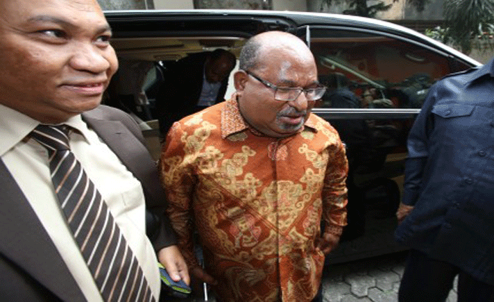 Diperiksa Tujuh Jam, Lukas Dicecar Soal Tupoksi Gubernur Papua