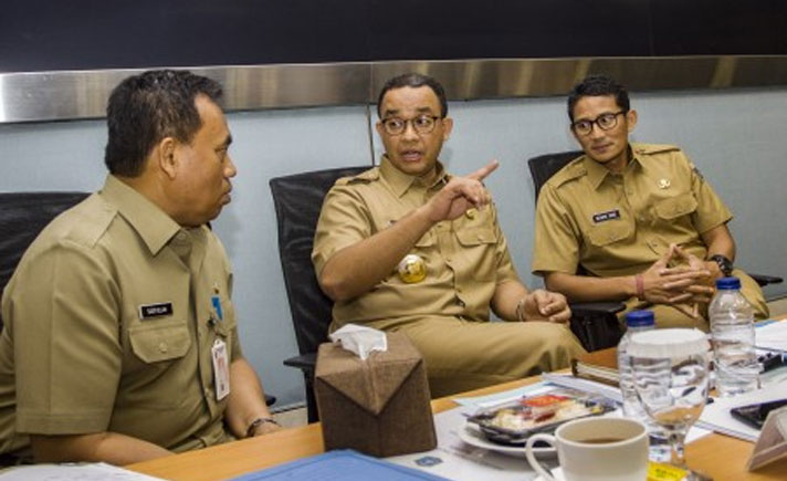 Hari pertama Anies dan Sandi