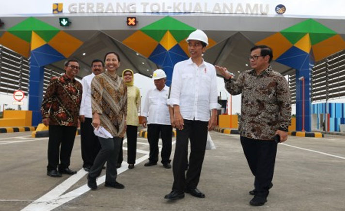 Presiden Jokowi resmikan Tol Kualanamu