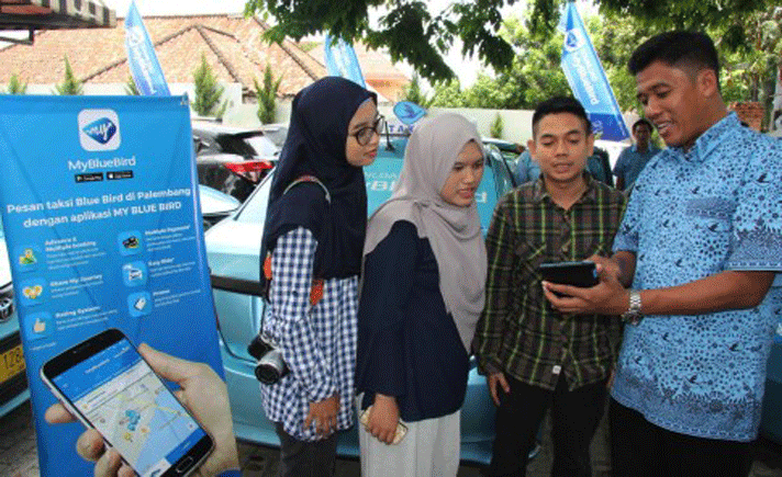 Layani Penumpang Blue Bird Operasikan Teknologi GPS