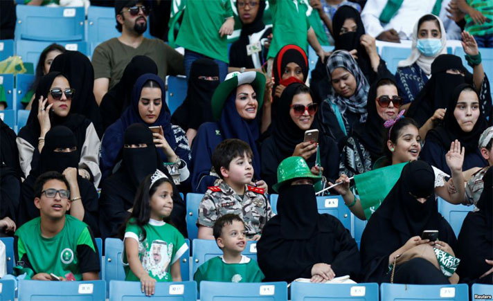 Kabar Gembira, Perempuan Arab Boleh Masuk Stadion Olahraga