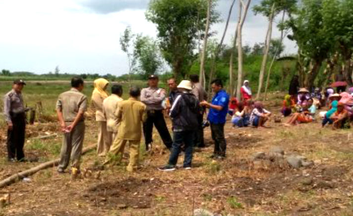 Ibu-Ibu Demo Tolak ReOpening Lokalisasi Ngesengan!