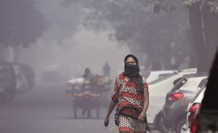Penanggulangan pencemaran udara, yang diterapkan pemerintah negara bagian Delhi dalam beberapa tahun belakangan, termasuk membatasi penggunaan mobil dan truk melewati kota, namun hanya sedikit yang berhasil.
