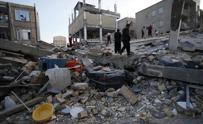 Sedikitnya 210 tewas di Iran dan Irak pada Minggu, ketika gempa berkekuatan 7,3 SR melanda wilayah tersebut, demikian media pemerintah di dua negara mengatakan, sementara tim penyelamat mencari puluhan orang yang terjebak di bawah reruntuhan.