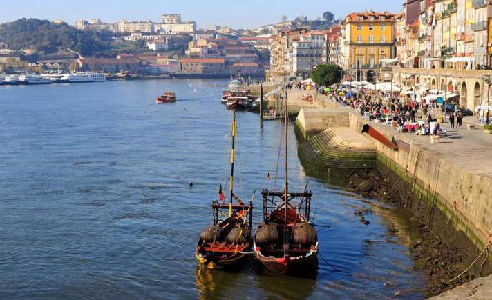 Kota pinggir pantai di Portugal