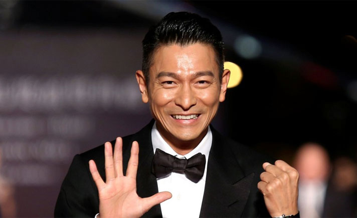 Andy Lau Terima Gelar Doktor HC dari Universitas Shue Yan 