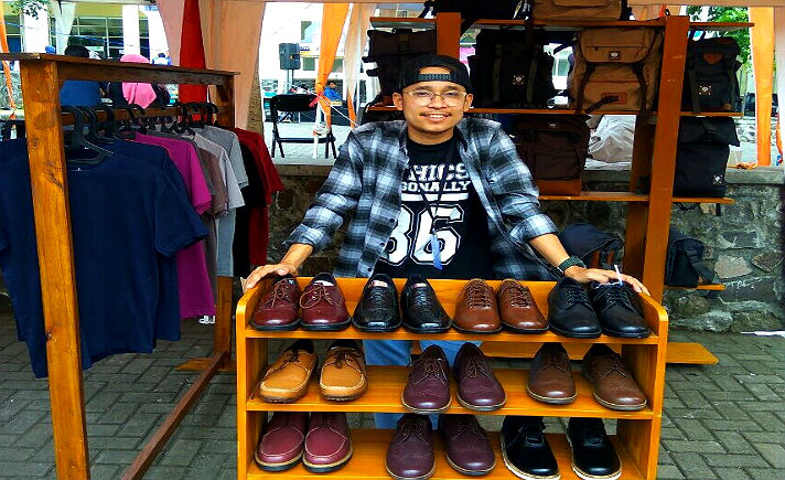 Guriang Akbar dari Sepatu Rusak  Hingga Jadi Saudagar Sepatu