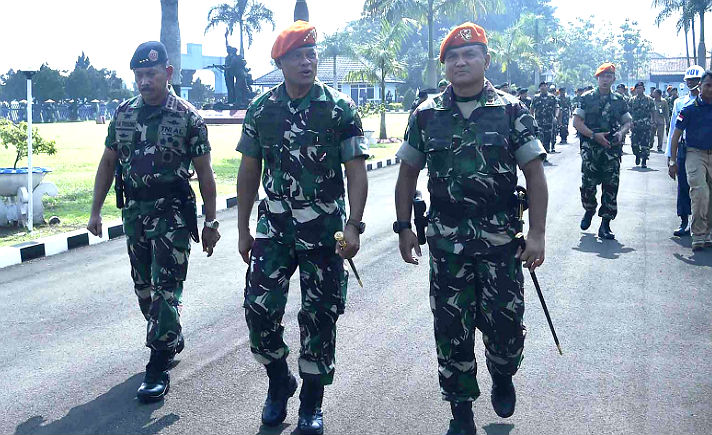 Datangi Mako Paskhas, Jenderal Gatot Pamit