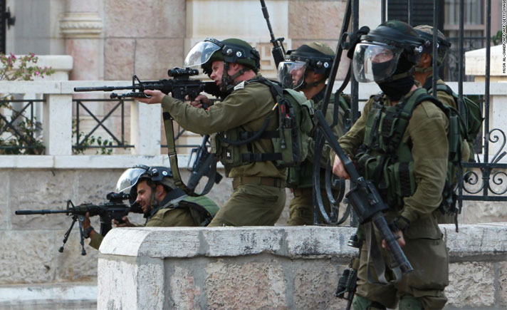 Tentara-tentara Israel menewaskan empat warga Palestina dan melukai lebih dari 150 lainnya dengan serangkaian tembakan senjata