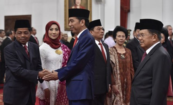 Jokowi lantik Idrus Marham