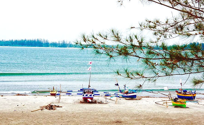 Pantai Tapak Paderi Bengkulu
