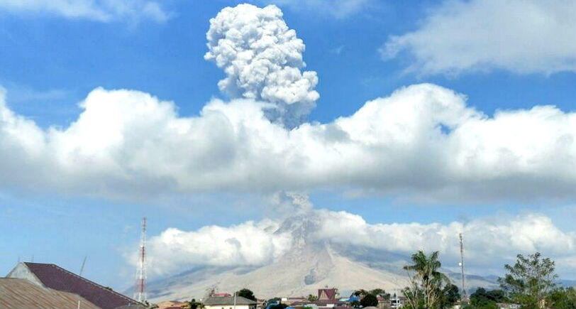 Gunung Api Sinabung Meletus Lontarkan Awan Panas Hingga 5 
