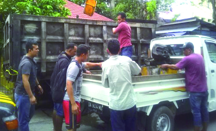 Truk Pembawa Bensin yang Terbakar