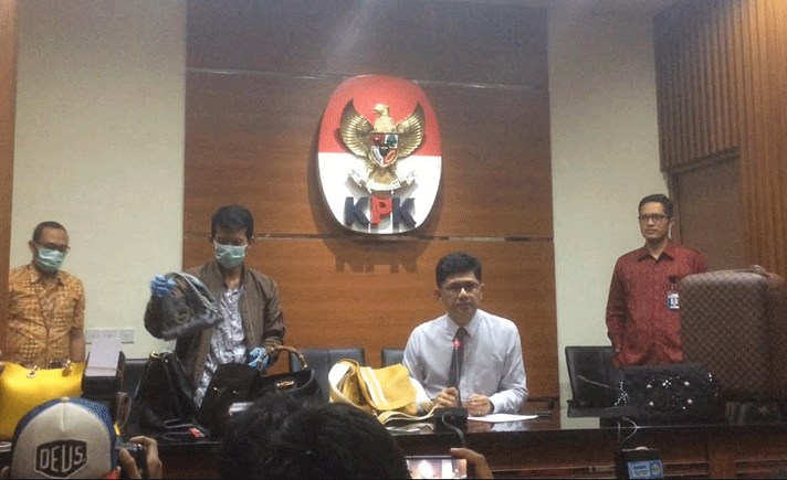 Geledah Rumah Bupati Kukar, KPK Sita 40 Tas 'Branded'