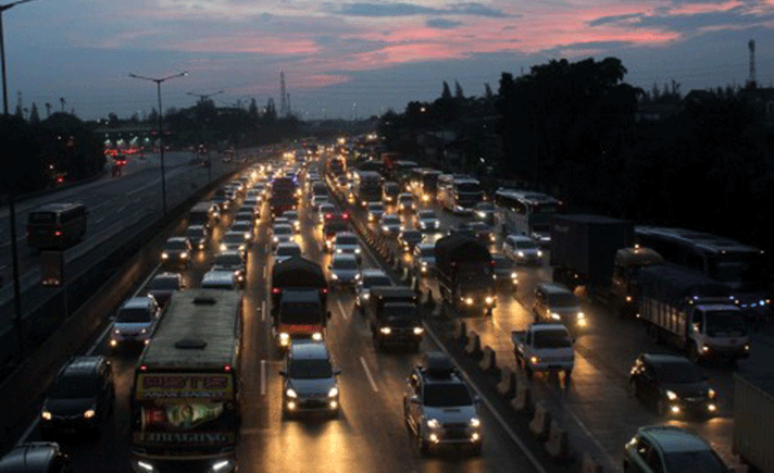 Arus Kendaraan Tol Cikampek