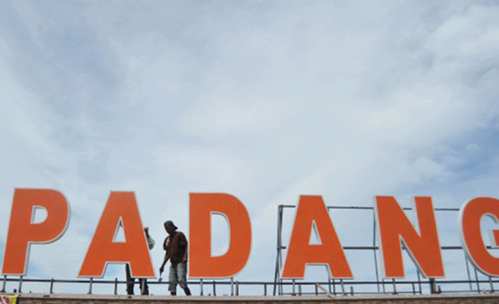 Renovasi Landmark Padang