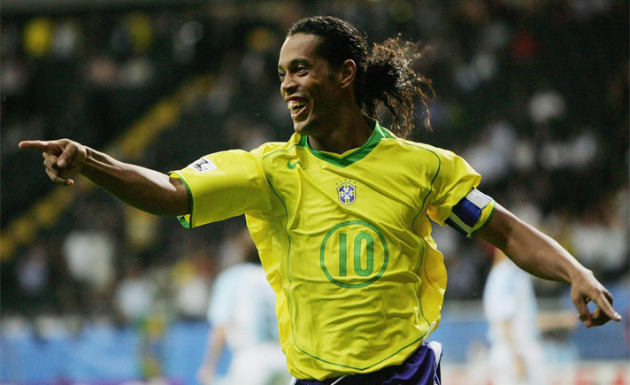 Ronaldinho pensiun kapan Ronaldinho Pensiun,