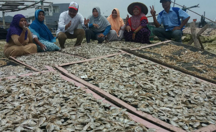 Calon Gubernur Jatim Saifullah Yusuf saat melihat langsung kondisi para nelayan di kawasan Kenjeran