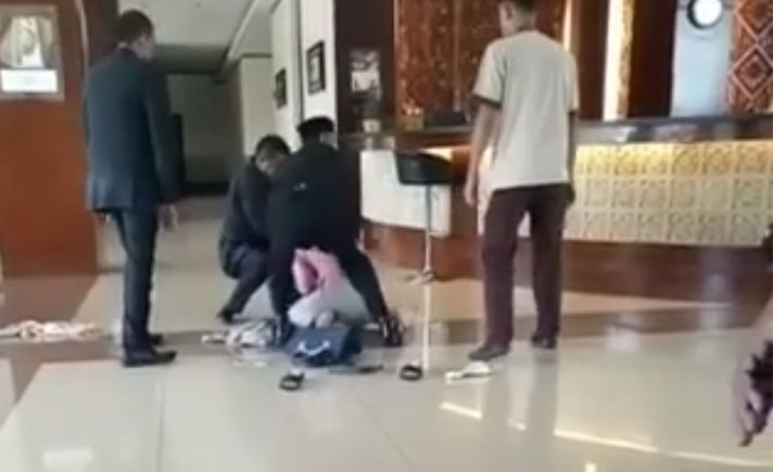 Viral di Aceh, Video Wanita Diduga Pelakor Dihajar Istri 