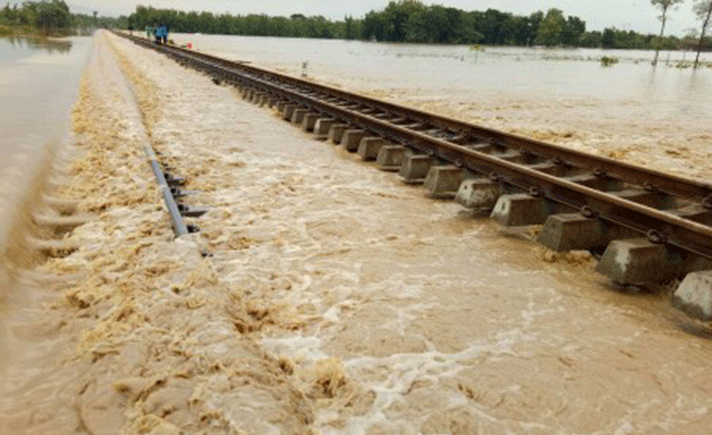 Banjir Putus Jalur Kereta