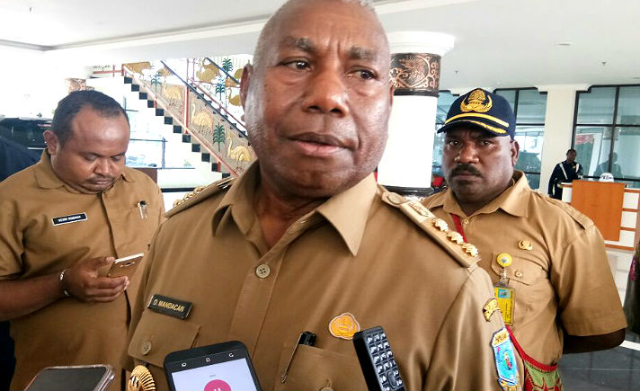 Domingus Mandacan Gubernur Papua Barat