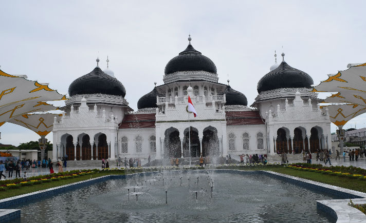 Masjid Raya Baiturrahman Banda Aceh salah satu objek wisata Islami yang paling banyak dikunjungi ole