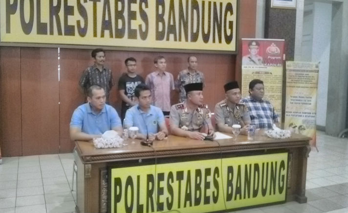 Polisi Tak Menahan Pelaku Pemberi Rokok Orangutan