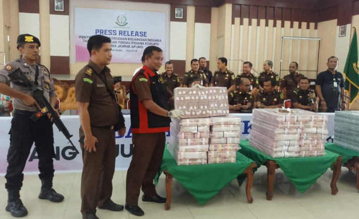 Uang di Kejati Aceh