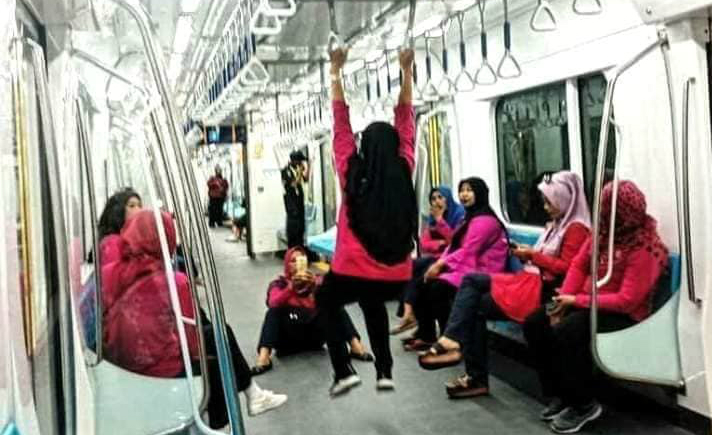 Perilaku penumpang MRT