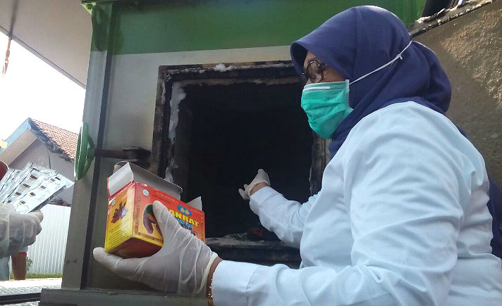 Petugas BPOM Semarang