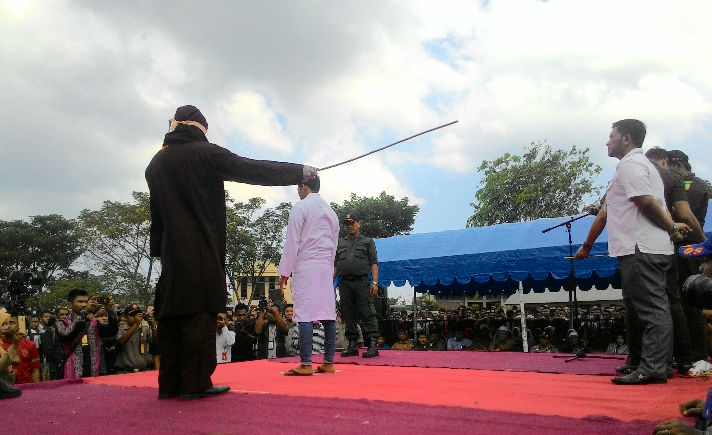 Hukum Cambuk di Aceh