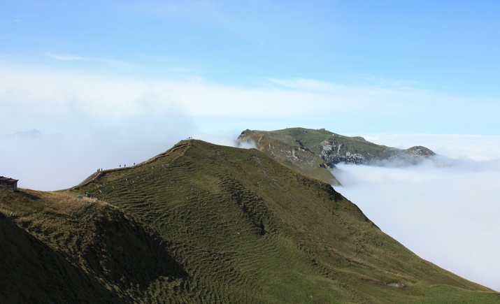 Gunung, Pendaki, Traveler