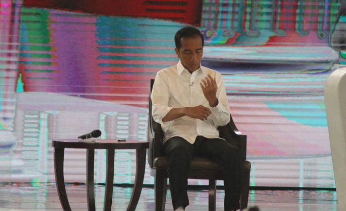 Jokowi Gulung Lengan Baju