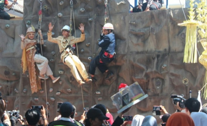 Nikah di Wall Climbing