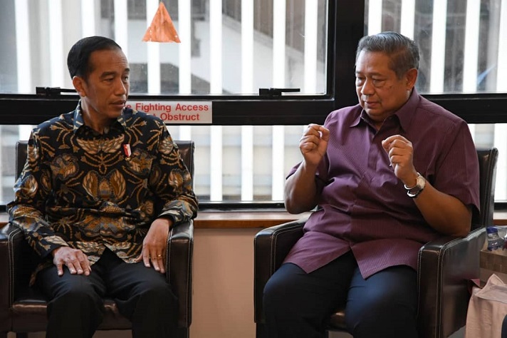 Jokowi Jenguk Ani Yudhoyono
